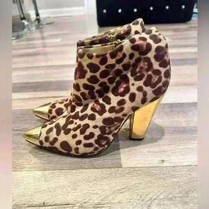 Shoedazzle Women Leopard Bootie Boots Size 7